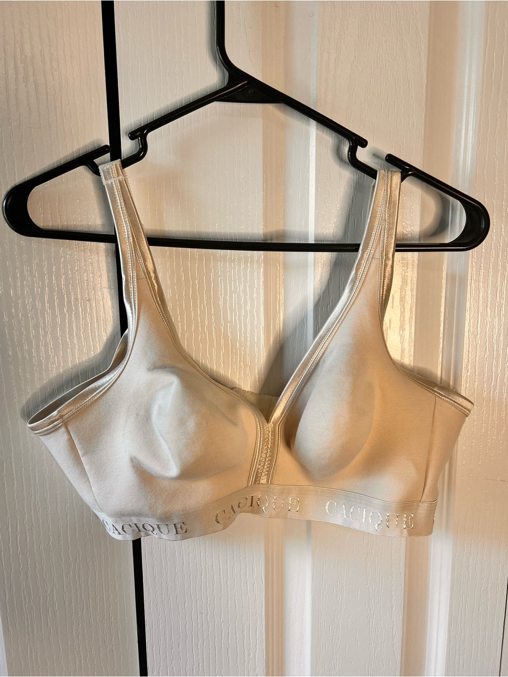 Cacique Women’s Size 40C Comfort Nude Adjustable Wireless Bra Hook & Eye